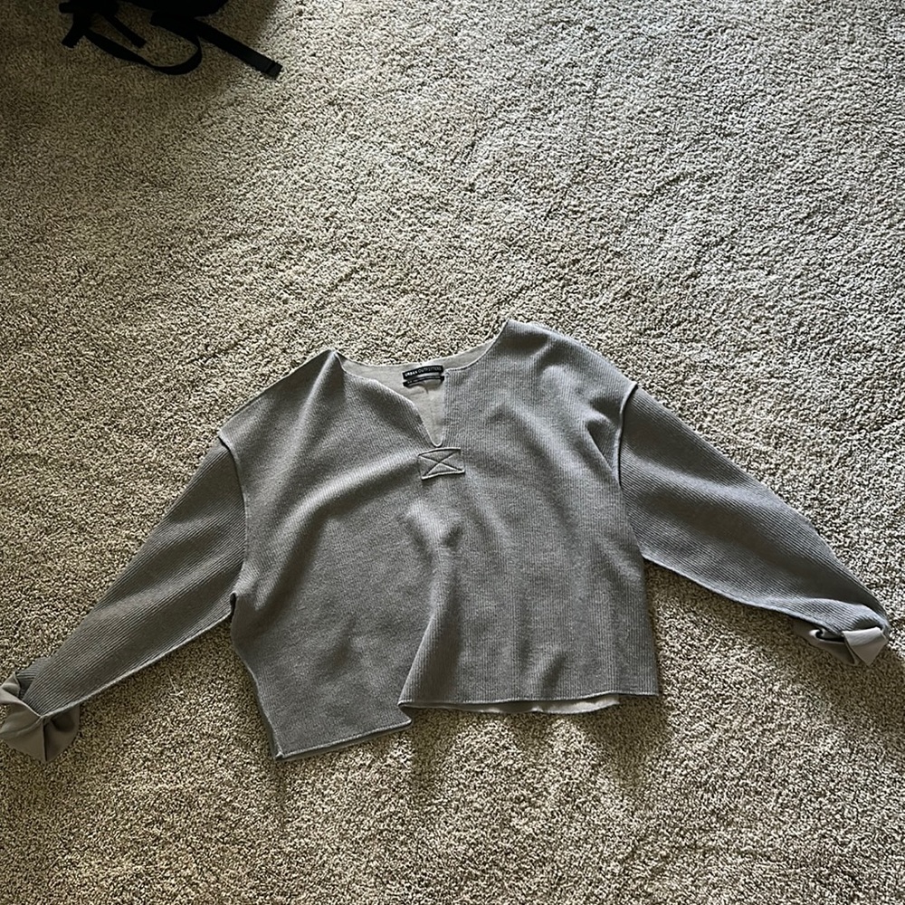 Grey Urban Outfitters cropped sweater